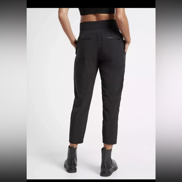 Athleta Nolita Size 2P Tapered
Crop Pants black Lightweight Comfort zip pockets - Picture 4 of 14